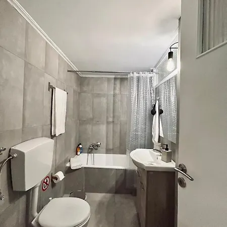 Feel At - - 1 Kalamata