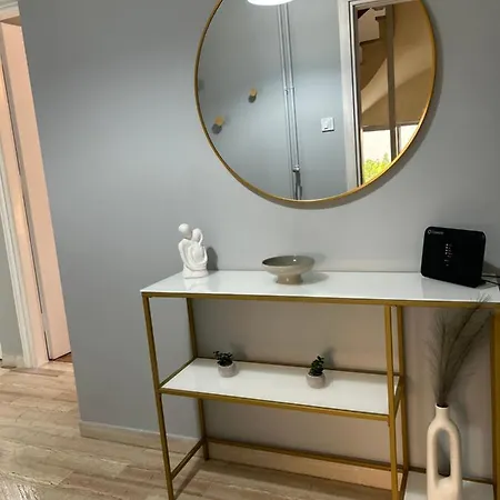 Apartment Feel At - - 1 *